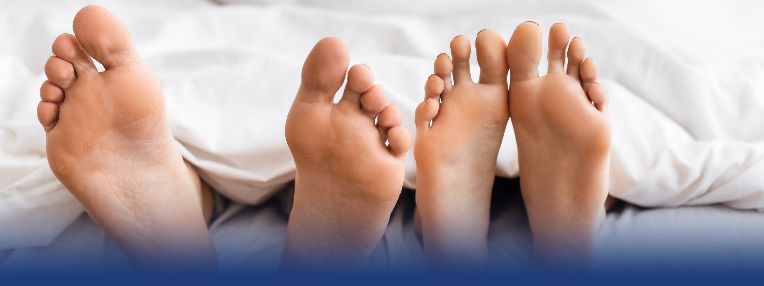 Piedi freddi a letto: cause, rimedi e il ruolo del materasso